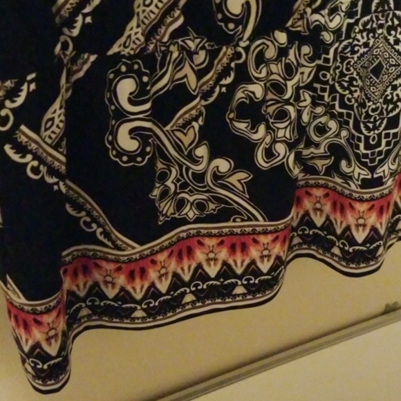 2  White House Black Market sleeveless tops - Picture 3 of 6